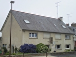 Centre LAMBALLE : ensemble de 2 appartements et entrep�t