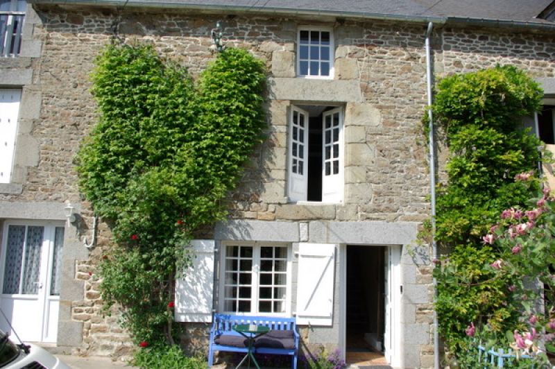 Rance river country: charming stone house with garden and barn