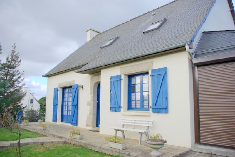 Superbe n�o bretonne dans petite ville active