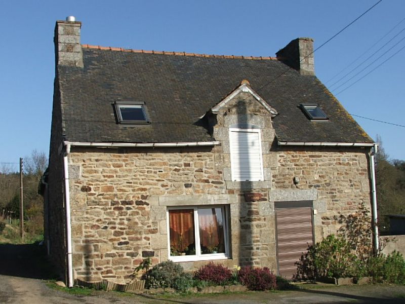 Property in Brittany : Pretty stone cottage 20 mins South of Lamballe