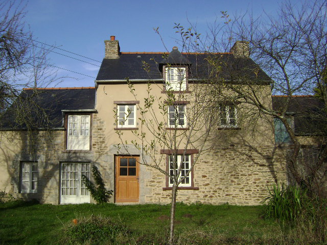 5min Dinan nord ouest: Jolie maison ancienne ind�pendante, au calme