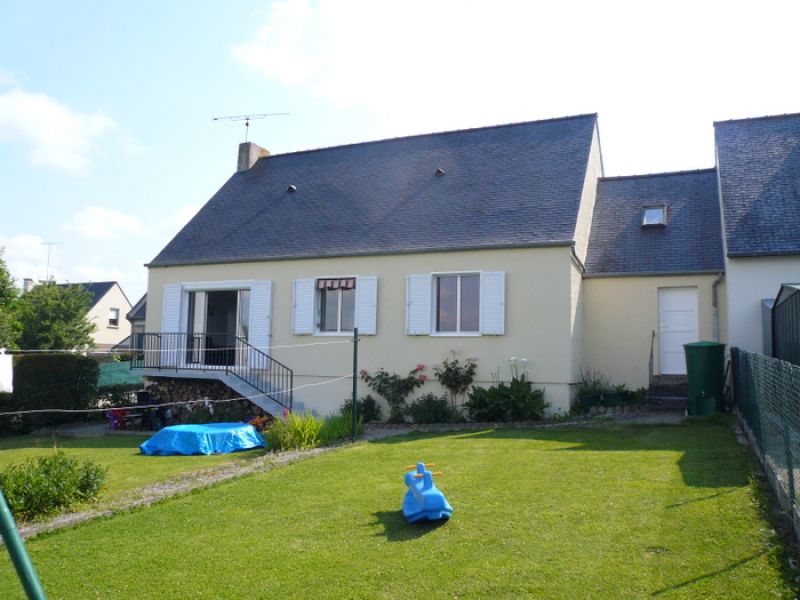 Plancoet: jolie maison traditionelle de plain pied, entour�e de son jardin