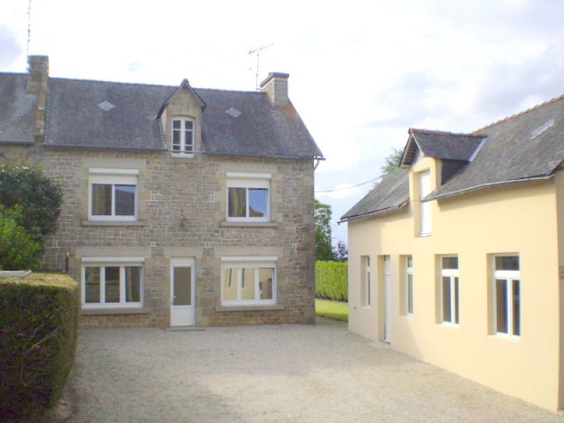 Maison en pierres avec grande d�pendance � 10 minutes de LAMBALLE