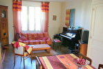 Dinan r�sidentiel : spacieuse maison avec jardin en bon �tat, 8 pi�ces principales