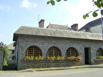 Secteur St Pierre de Plesguen: belle maison attypique dans village paisible