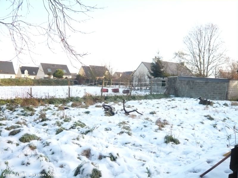 TERRAIN CONSTRUCTIBLE DE 717 M�