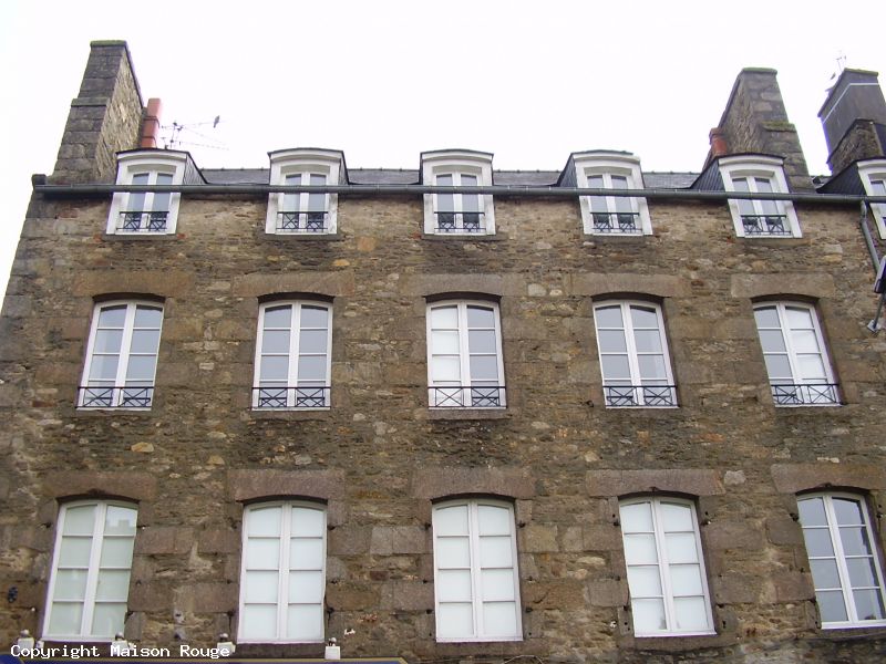 DINAN CENTRE REF 12 948