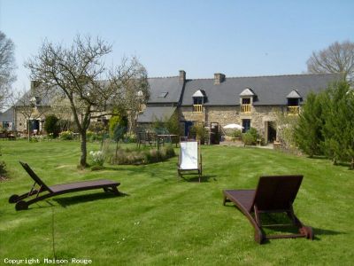 PROPRIETE DE CARACTERE AVEC GITES