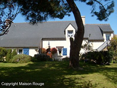 MAISON SAINT CAST