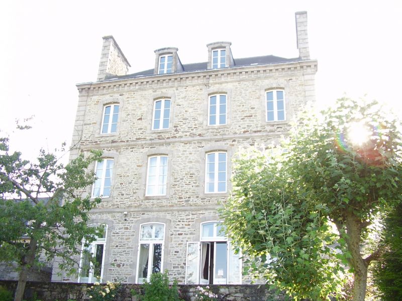 Demeures prestige DINAN CENTRE VILLE REF 11336