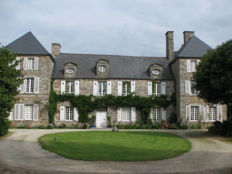 CHATEAU DES XVIe ET XVIIe SIECLES EN CAMPAGNE DE GRANVILLE