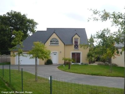 MAISON CONTEMPORAINE SUR JARDIN DE 747 M�