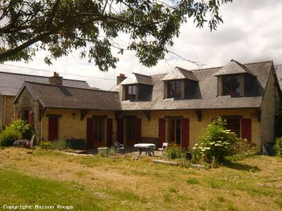 MAISON PIERRES AVEC DEPENDANCES SUR 1620M� ARBORE