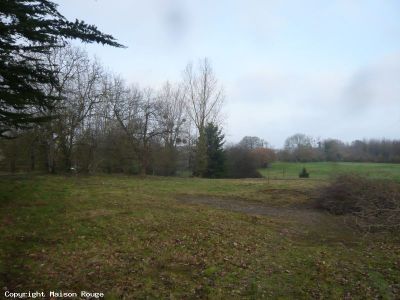 GRAND TERRAIN DE 5200 M� AVEC PARTIE CONSTRUCTIBLE DE 3000 M�