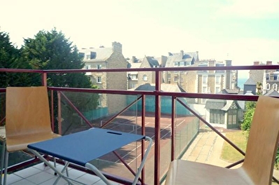 T2 Dinard, balcon et aper�u mer.