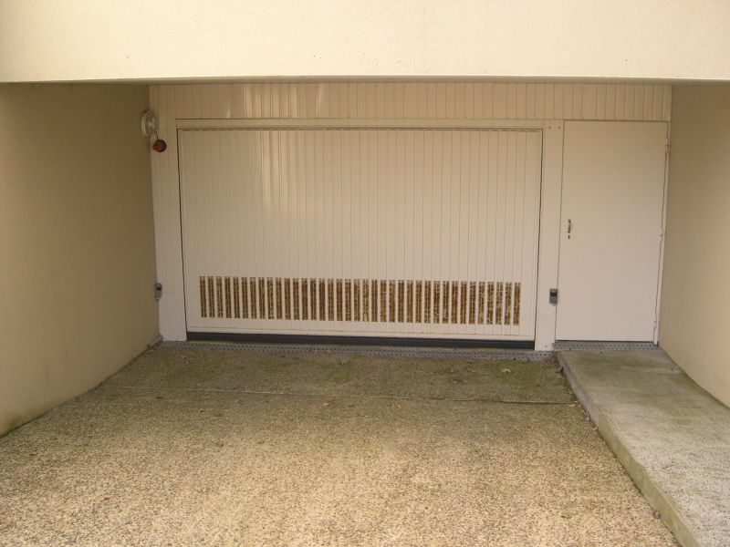 Parking dans garage ferm�