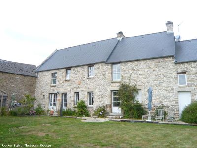 LONGERE RENOVEE SUR JARDIN CLOS