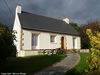 MAISON TRADITIONNELLE SUR 1025 M� AU CALME