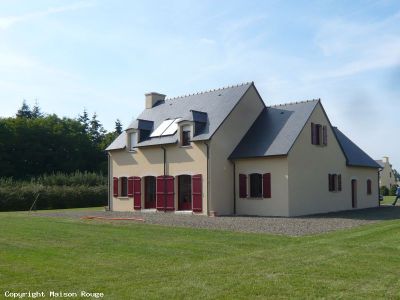 PROPRIETE SUR 7000M� AVEC PARTIE CONSTRUCTIBLE.