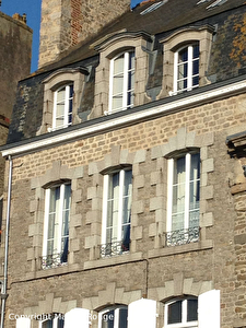 APPARTEMENT T4 DE CHARME RENOVE.