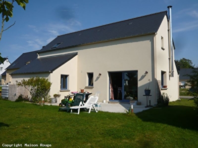 ENTRE DINAN ET DINARD. BELLE MAISON CONTEMPORAINE DE 2009. 6 pi�ces. 103 m� habitable. REF 15104