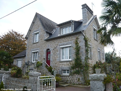 MAISON INDEPENDANTE EN PIERRES SUR  1850 M�