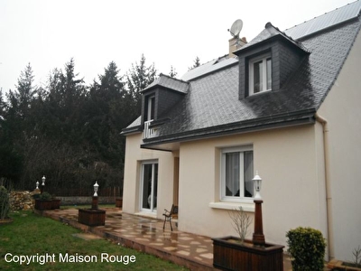 MAISON TRADITIONNELLE CENTRE BOURG AVEC COMMERCES