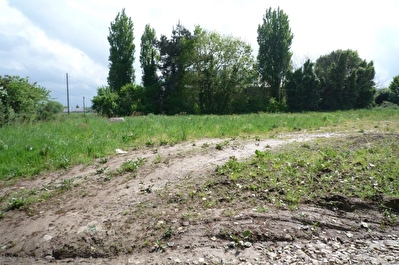 PLOUBALAY - Terrain hors lotissement en campagne