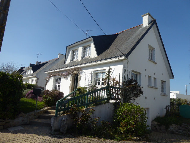 Maison Etel centre 56410 MORBIHAN SUD traditionnelle de 4 chambres dont 1 en rdc terrain 484m² sous-sol complet Maison Etel centre 56410 MORBIHAN SUD traditionnelle de 4 chambres dont 1 en rdc terrain 484m² sous-sol complet
