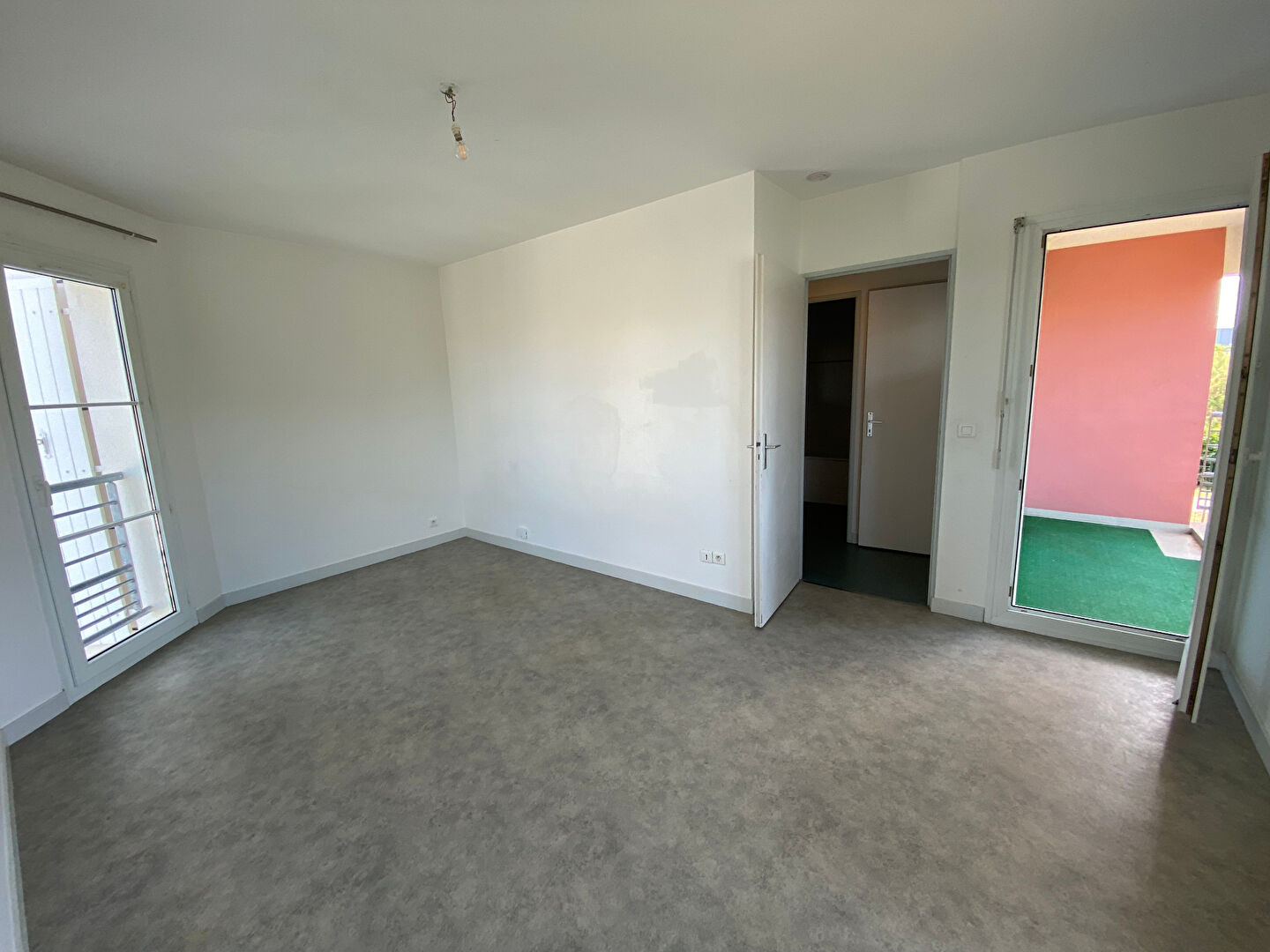 Studio VIDE Quartier Les Minimes Studio VIDE Quartier Les Minimes