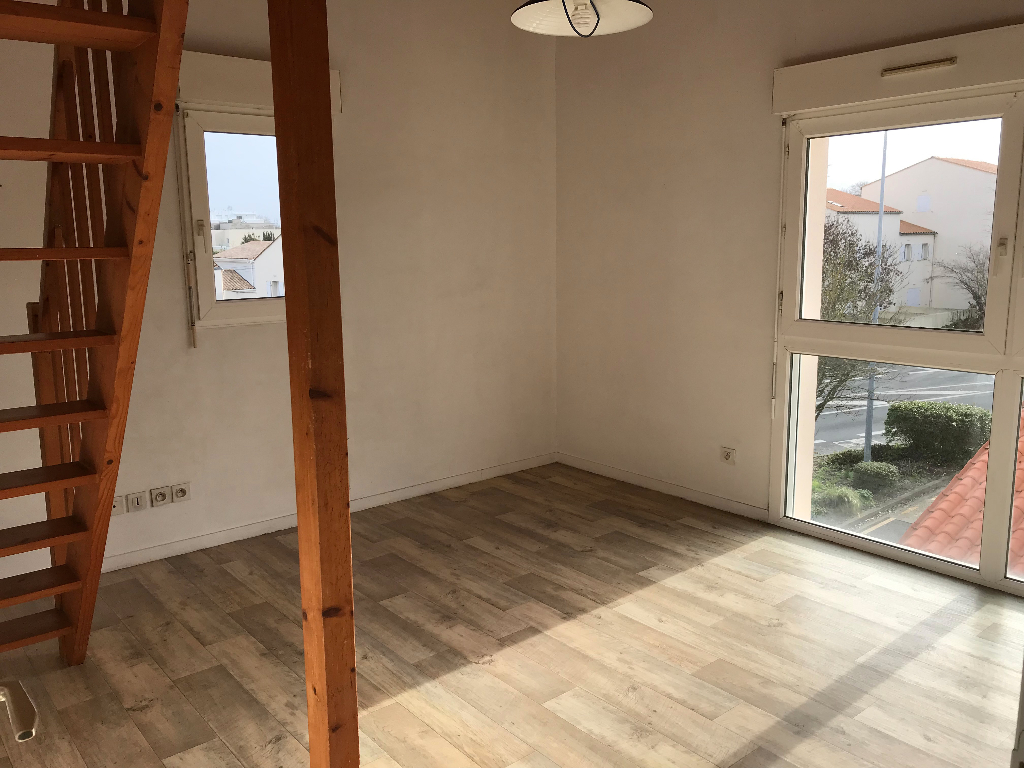Studio Mezzanine VIDE - Quartier Tasdon Studio Mezzanine VIDE - Quartier Tasdon