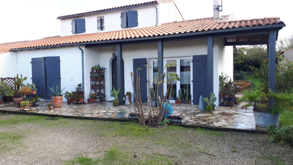 Maison Lagord 6 pièce(s) 139 m2 Maison Lagord 6 pièce(s) 139 m2