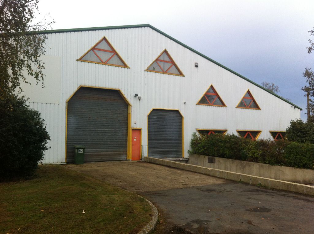 A vendre Local d'activité Saint Martin Des Champs 933m2 A vendre Local d'activité Saint Martin Des Champs 933m2