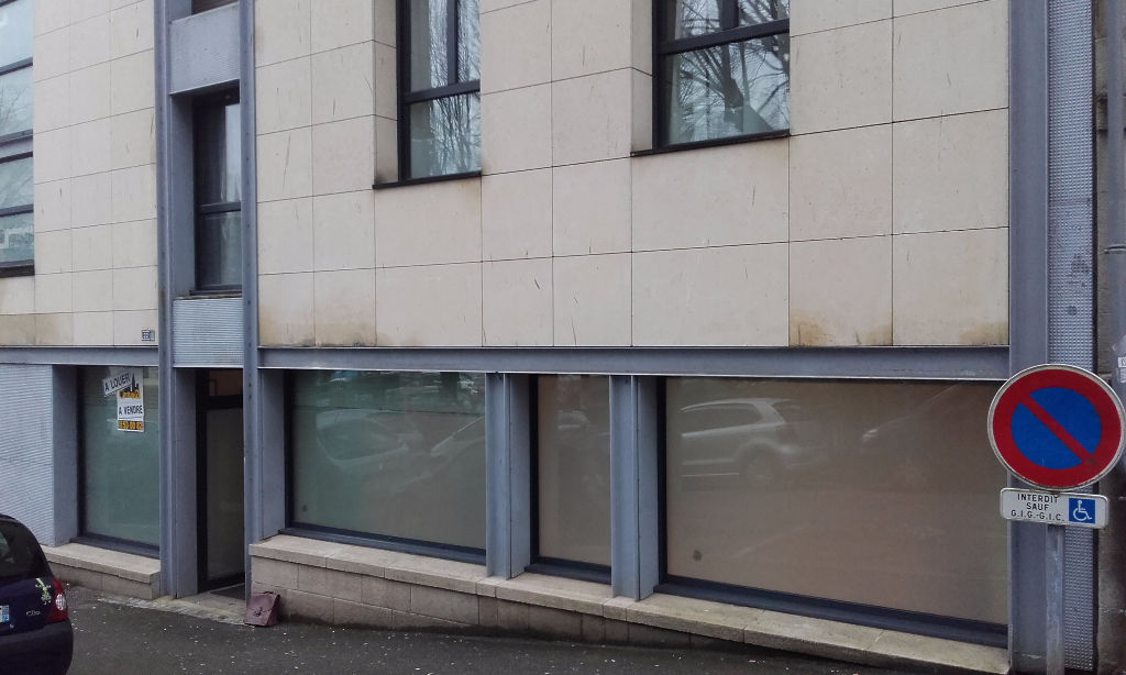 A VENDRE bureeaux Quimper 88 m2 bonne visibilité-parkings A VENDRE bureeaux Quimper 88 m2 bonne visibilité-parkings