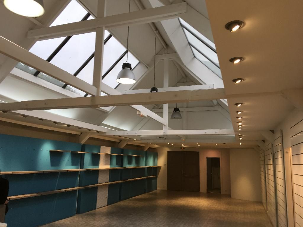 A LOUER local commercial de 245 m² centre ville Quimper A LOUER local commercial de 245 m² centre ville Quimper