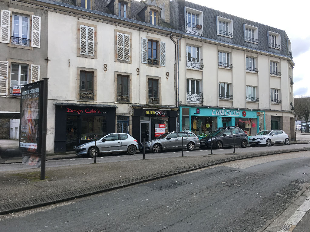 A louer local commercial ,quartier dynamique sur un axe très fréquenté au centre ville de Quimper 29 000 A louer local commercial ,quartier dynamique sur un axe très fréquenté au centre ville de Quimper 29 000