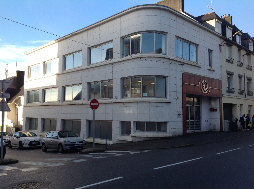 A louer très bel immeuble de bureaux divisible.29000 Quimper A louer très bel immeuble de bureaux divisible.29000 Quimper