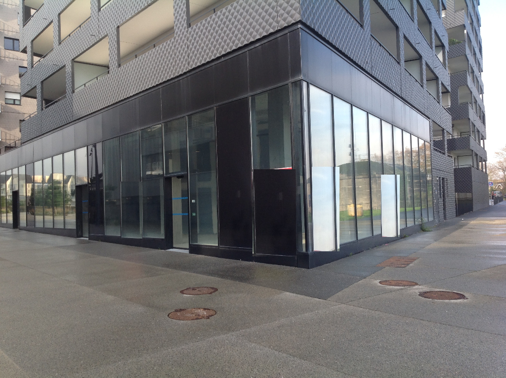 Cellule commerciale 250m² Plateau des capucins Cellule commerciale 250m² Plateau des capucins