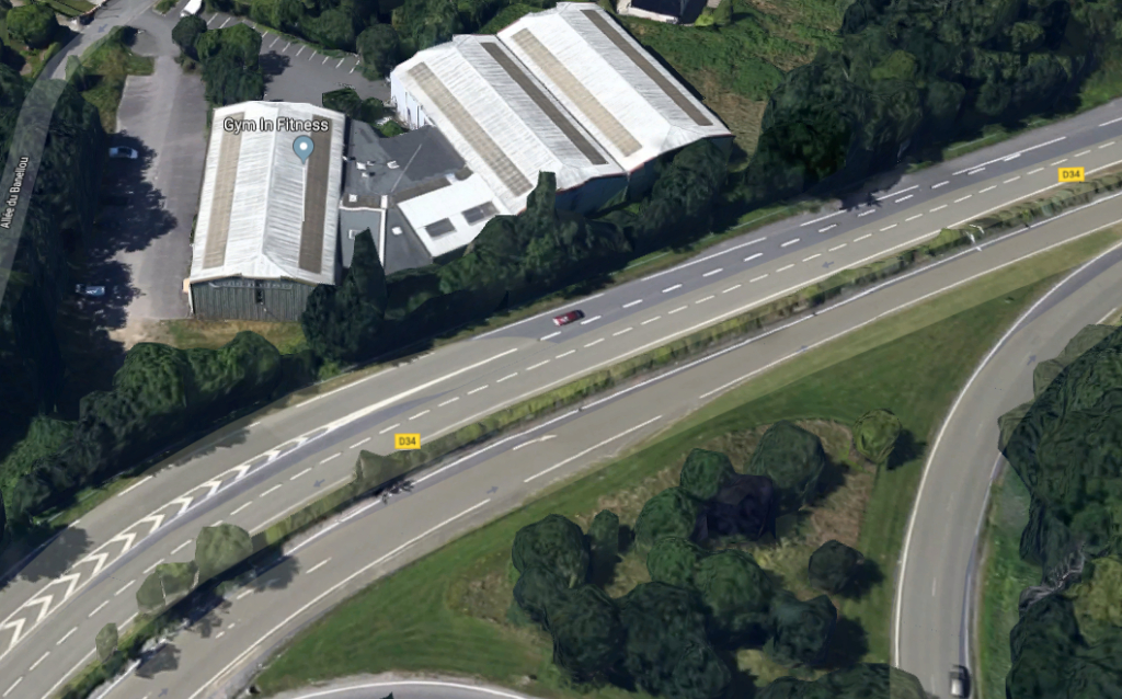 A LOUER Local d'activité de 1010 M² situé proche axe à 2 voies offrant une très bonne visibilité 29 000 Quimper A LOUER Local d'activité de 1010 M² situé proche axe à 2 voies offrant une très bonne visibilité 29 000 Quimper