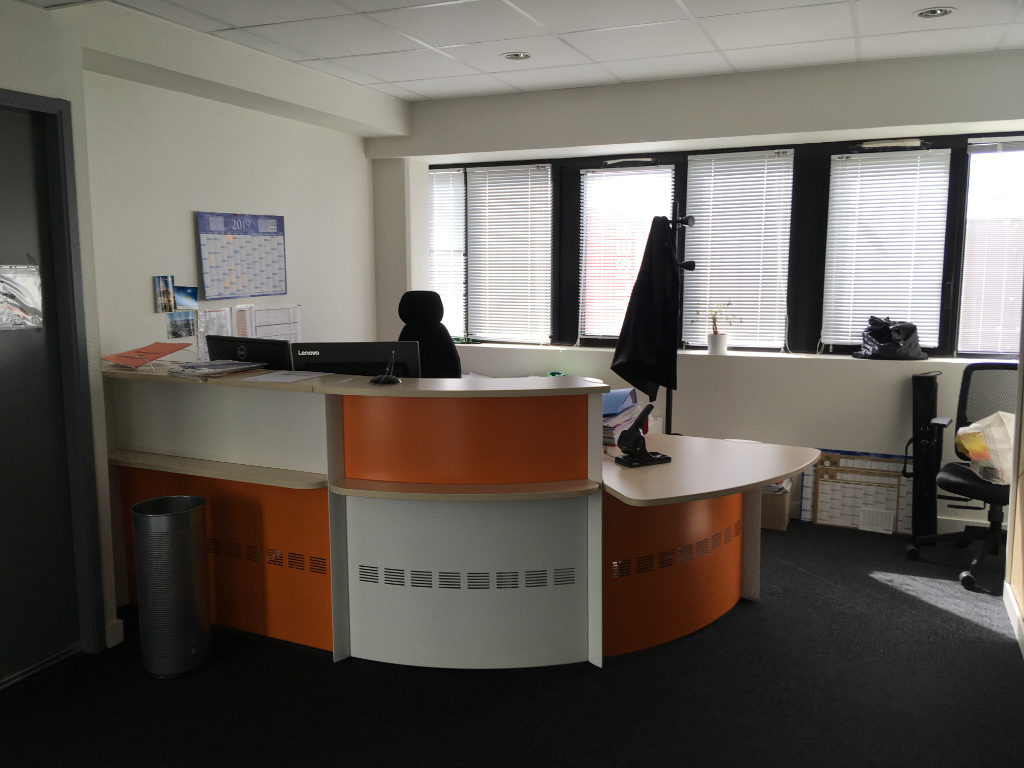 Plateau de bureaux 506 m² Les Balises Vertes Port de commerce Plateau de bureaux 506 m² Les Balises Vertes Port de commerce