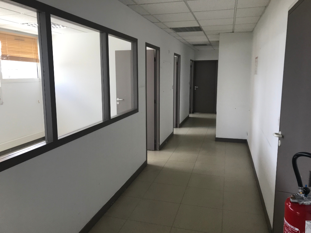 A louer BREST 168 m² de bureaux dans l'immeuble FOCH KERVEZENNEC/Bd de l'EUROPE A louer BREST 168 m² de bureaux dans l'immeuble FOCH KERVEZENNEC/Bd de l'EUROPE