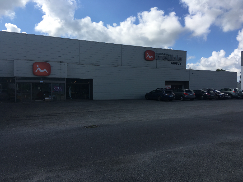 Local commercial Saint Martin Des Champs 390 m2 Local commercial Saint Martin Des Champs 390 m2