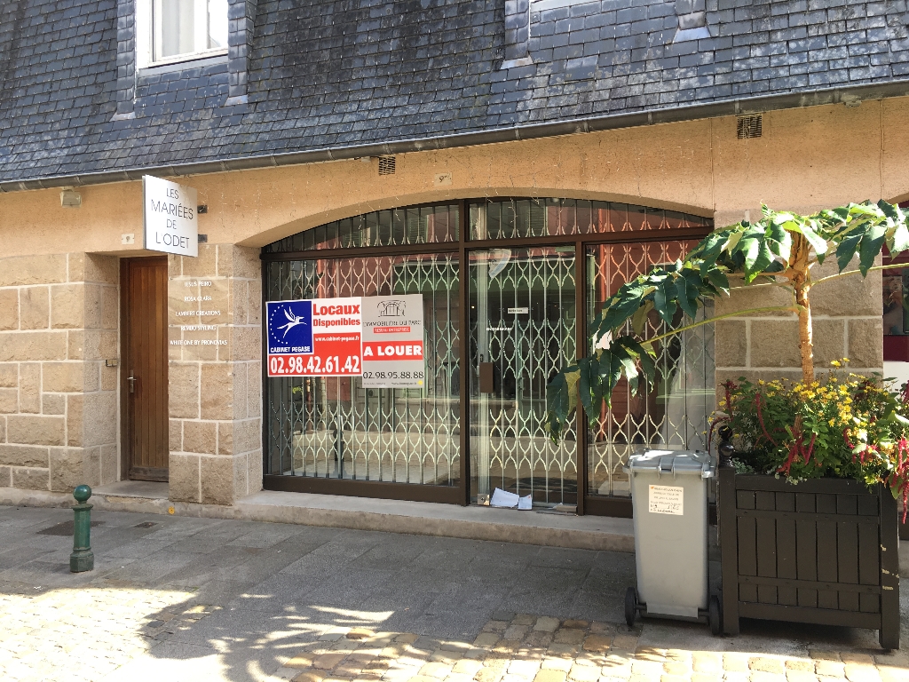 A LOUER local commercial de 28 m2 au centre ville 29000 QUIMPER A LOUER local commercial de 28 m2 au centre ville 29000 QUIMPER