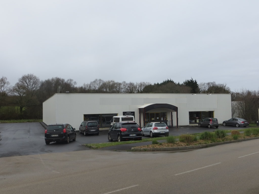 A louer Local commercial Saint Martin Des Champs 1126 m2 A louer Local commercial Saint Martin Des Champs 1126 m2