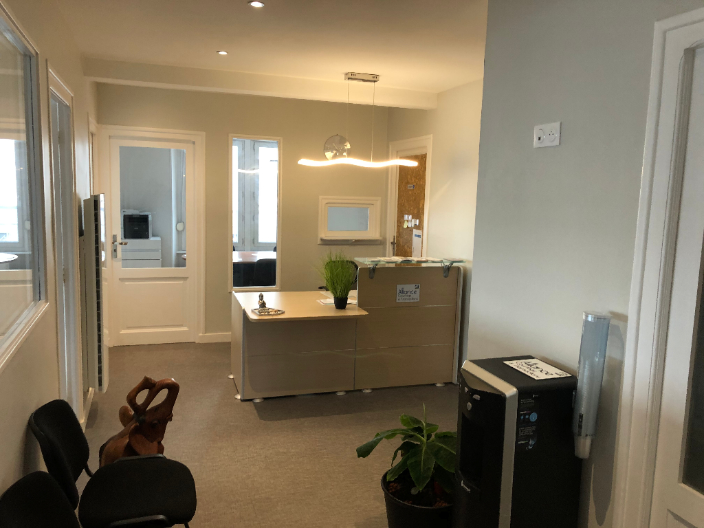A vendre Bureaux Brest 117 m2 ( port de commerce ) A vendre Bureaux Brest 117 m2 ( port de commerce )