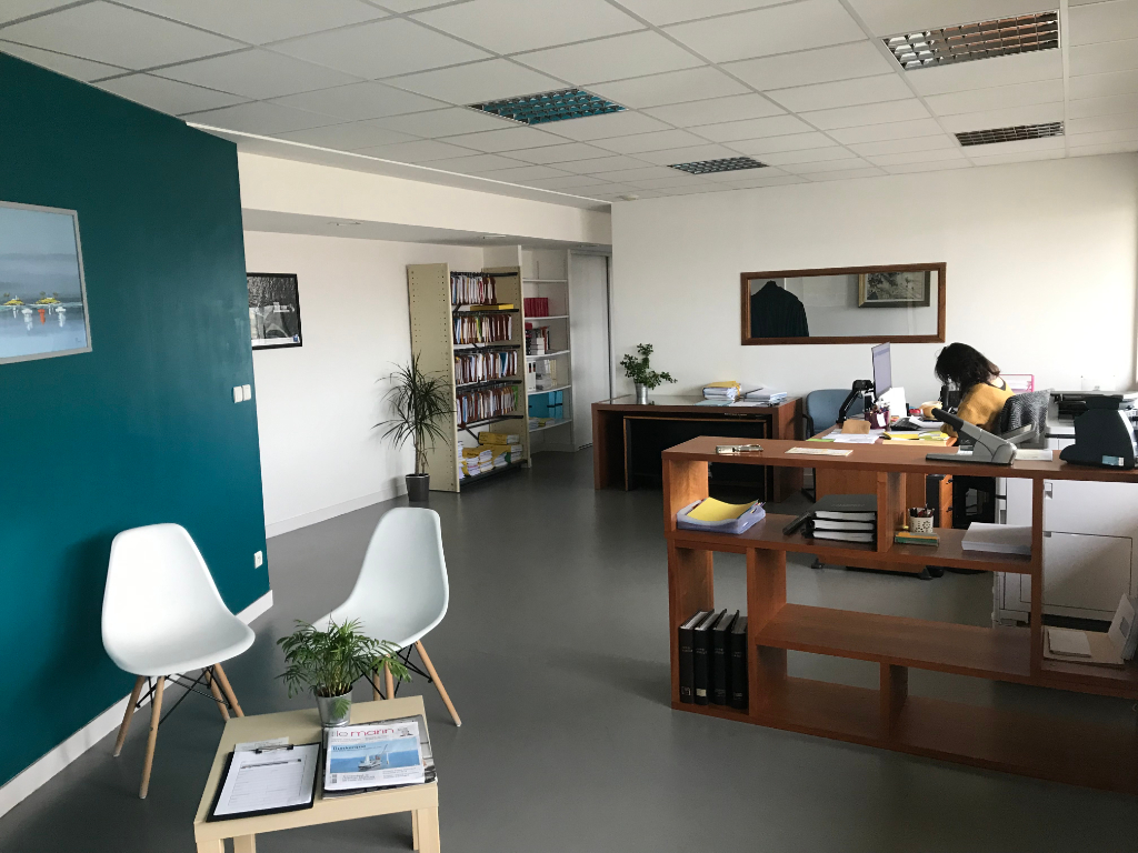 Bureaux Brest 104 m² port de commerce. Bureaux Brest 104 m² port de commerce.