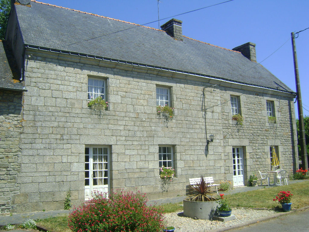 A Vendre Maison de Maitre propriété 9min de Pontivy Bretagne Morbihan 5pièces 3 chambres terrain 1hectare A Vendre Maison de Maitre propriété 9min de Pontivy Bretagne Morbihan 5pièces 3 chambres terrain 1hectare