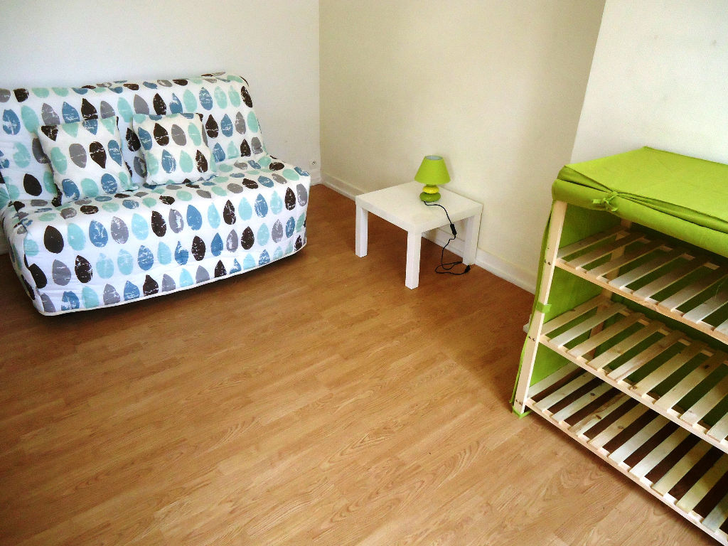 A louer appartement studio Pontivy Morbihan Bretagne 1 pièce 27 m2 cuisine aménagée A louer appartement studio Pontivy Morbihan Bretagne 1 pièce 27 m2 cuisine aménagée