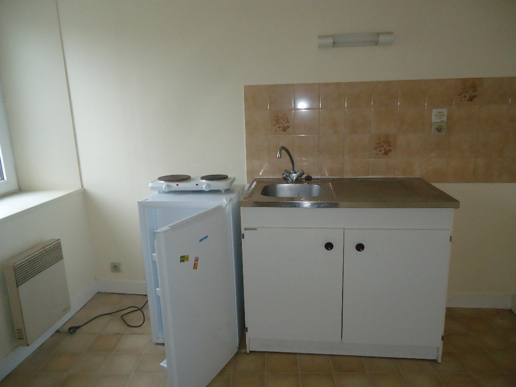 A louer à Pontivy Bretagne Morbihan studio équipé d'une superficie de 28 m² A louer à Pontivy Bretagne Morbihan studio équipé d'une superficie de 28 m²