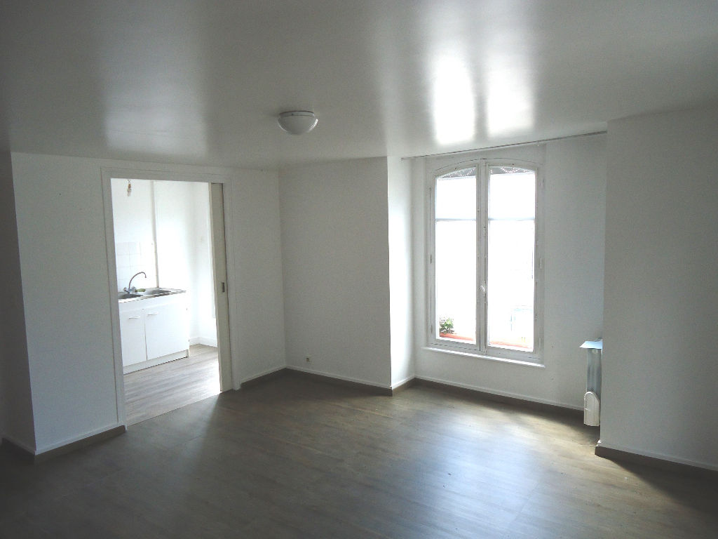 A louer Pontivy Bretagne Morbihan Appartement T2 en duplex en centre ville A louer Pontivy Bretagne Morbihan Appartement T2 en duplex en centre ville